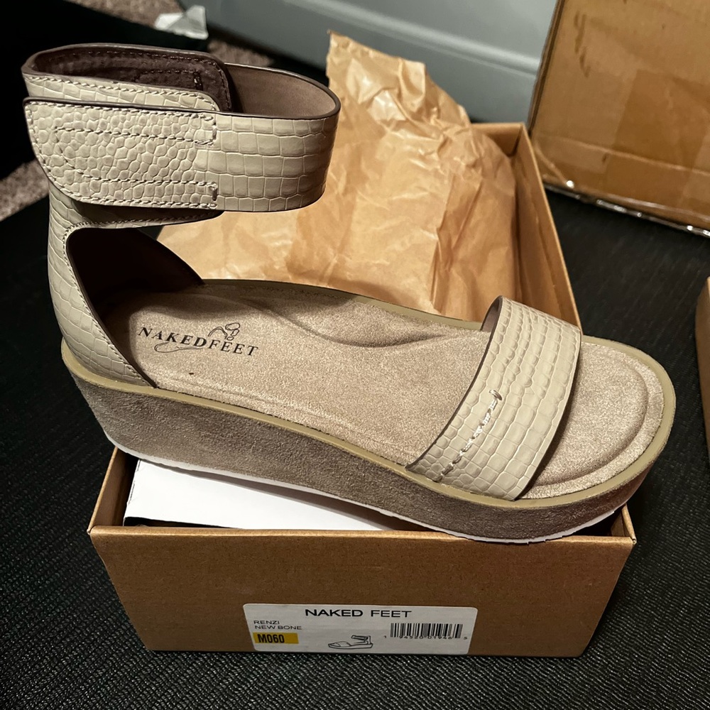 NIB naked feet platform sandals